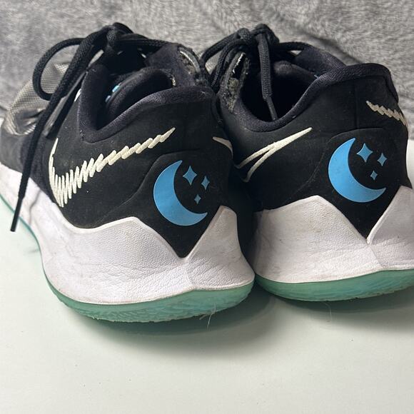 Nike Kyrie 3 Men's Low Basketball Athletic Shoes Sneakers Black Green Blue Sz 12 - Picture 8 of 16